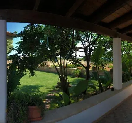 Villa Rosa Zona Torre San Giovanni Country house *