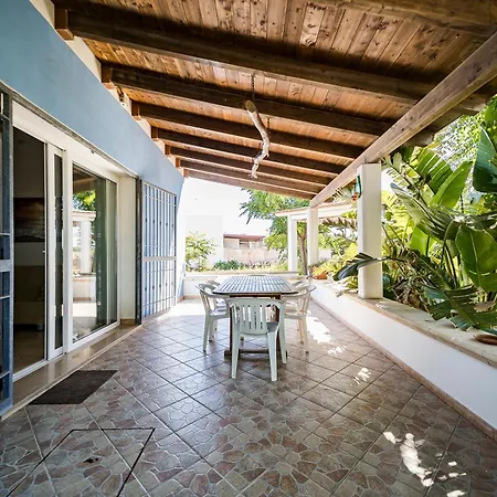 Villa Rosa Zona Torre San Giovanni Country house *