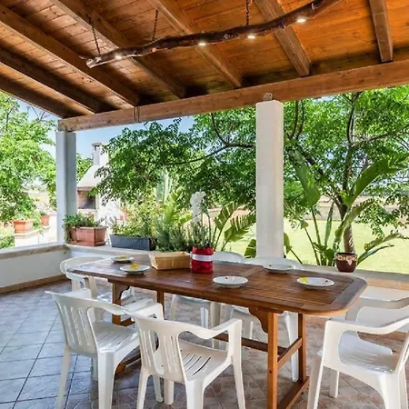 Country house Villa Rosa Zona Torre San Giovanni *